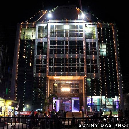 LG Towers Hotel Guwahati Buitenkant foto