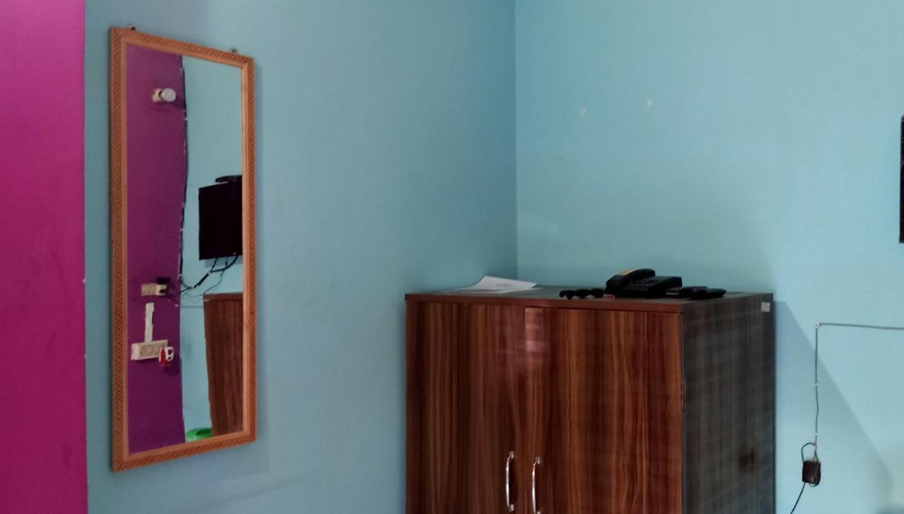 LG Towers Hotel Guwahati Buitenkant foto