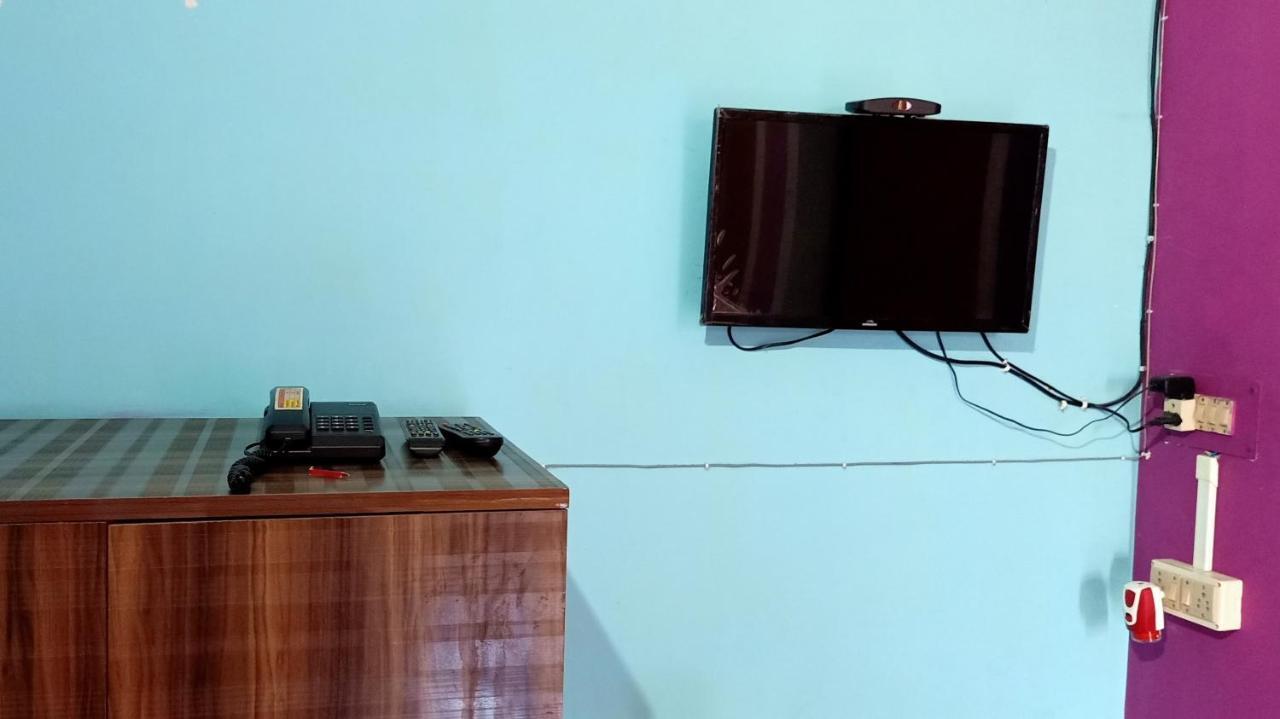 LG Towers Hotel Guwahati Buitenkant foto