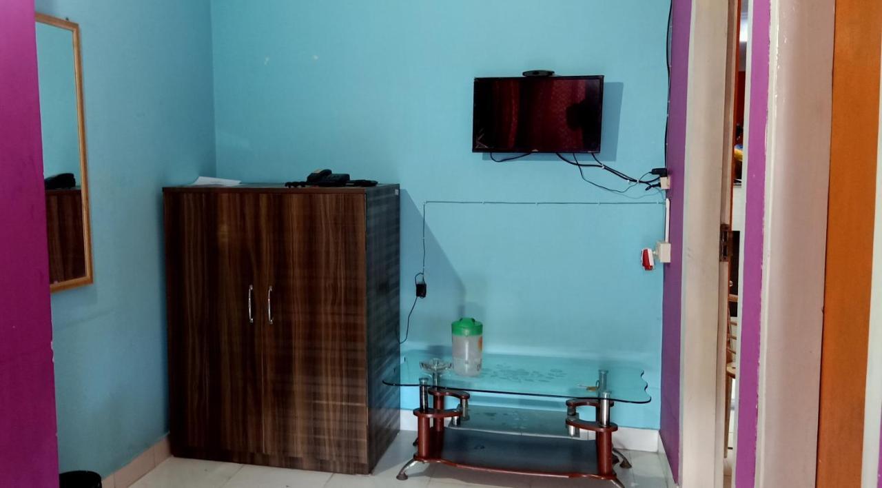 LG Towers Hotel Guwahati Buitenkant foto