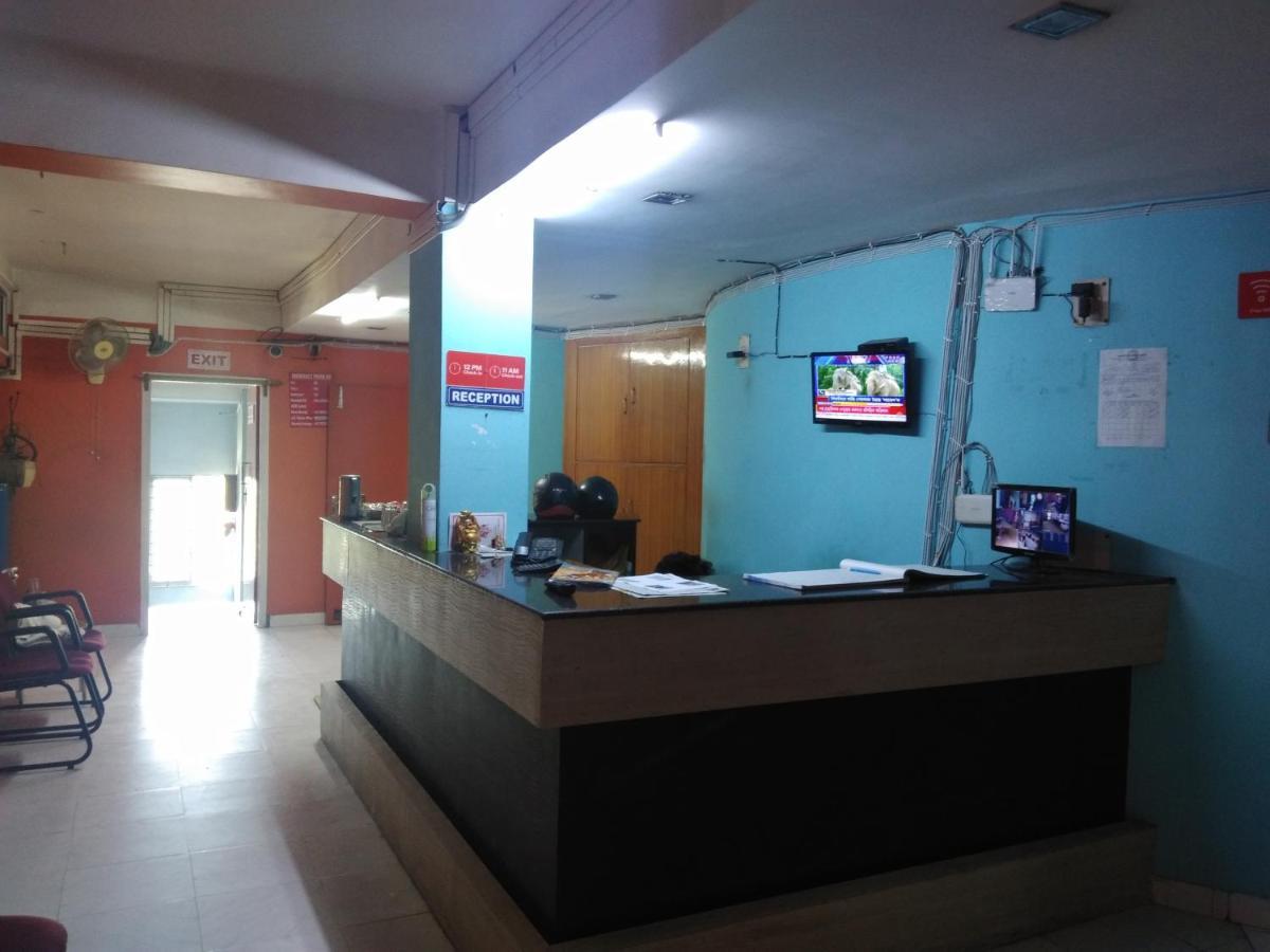 LG Towers Hotel Guwahati Buitenkant foto