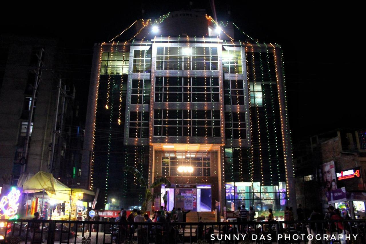 LG Towers Hotel Guwahati Buitenkant foto