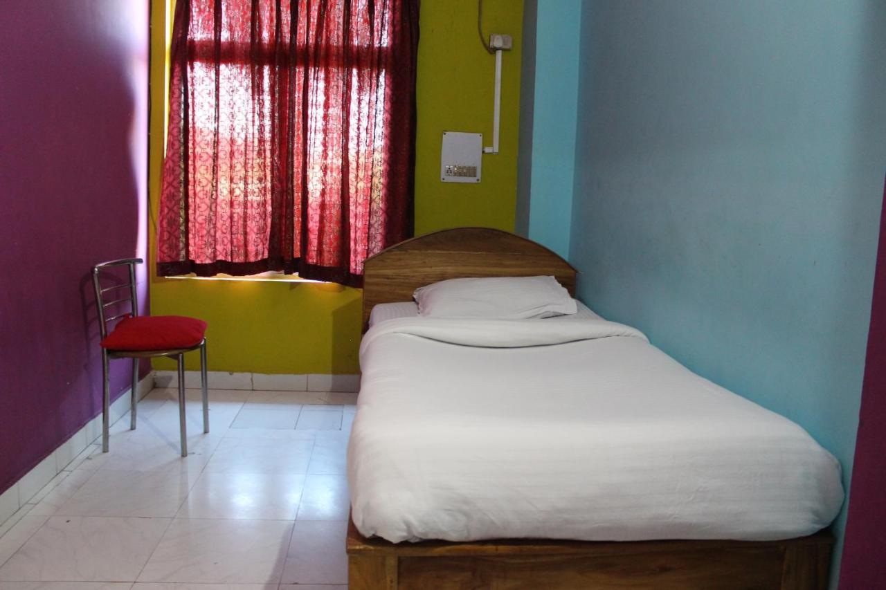 LG Towers Hotel Guwahati Buitenkant foto