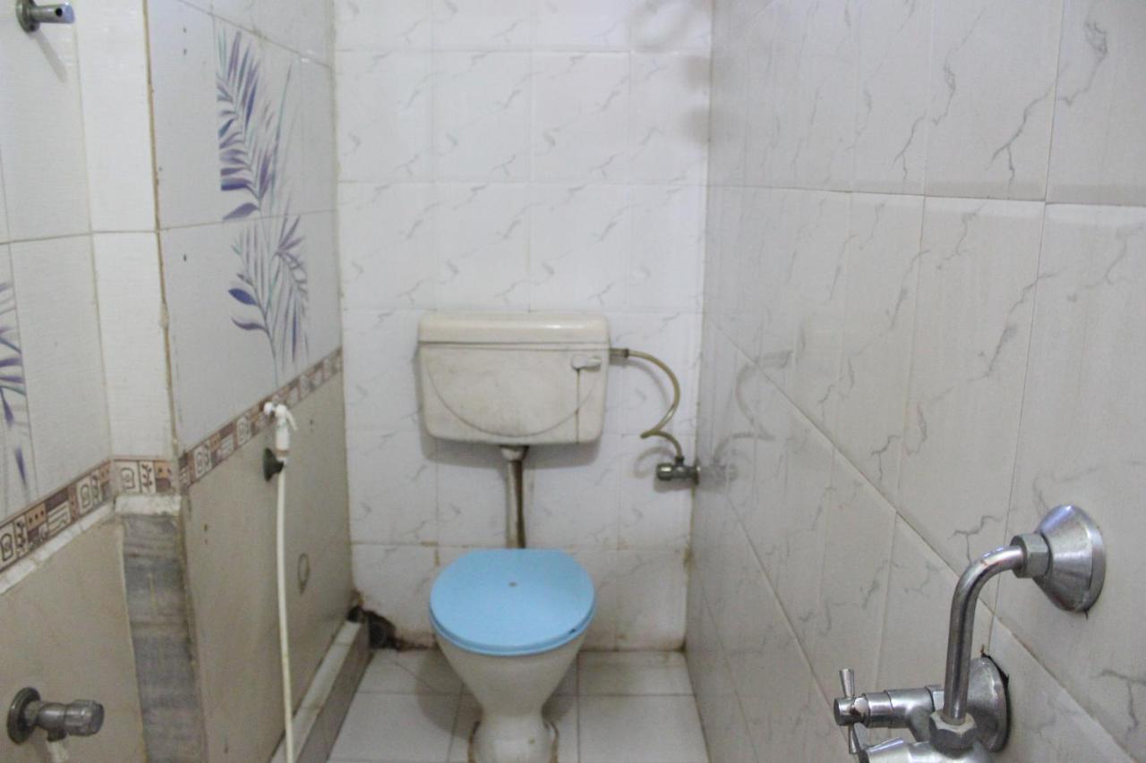 LG Towers Hotel Guwahati Buitenkant foto