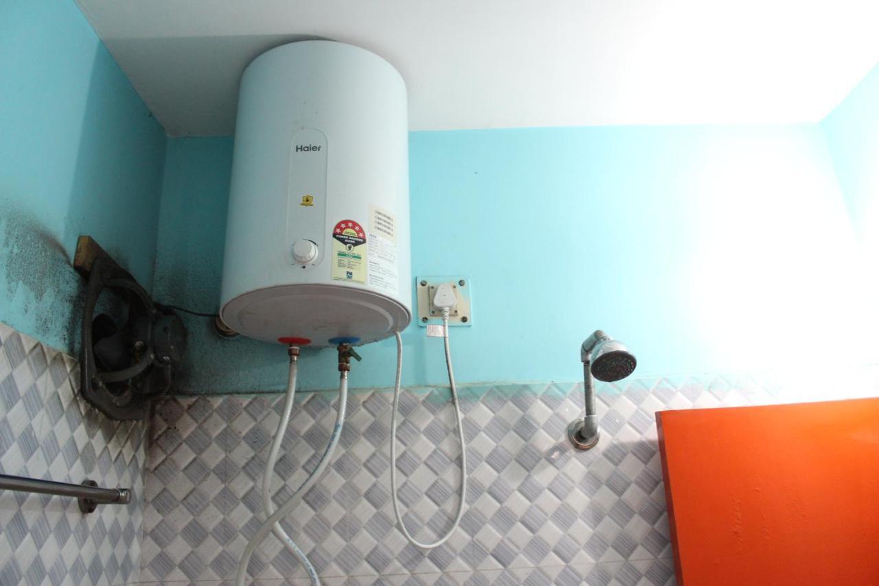 LG Towers Hotel Guwahati Buitenkant foto