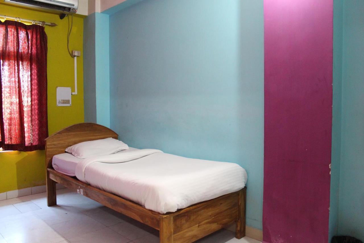 LG Towers Hotel Guwahati Buitenkant foto