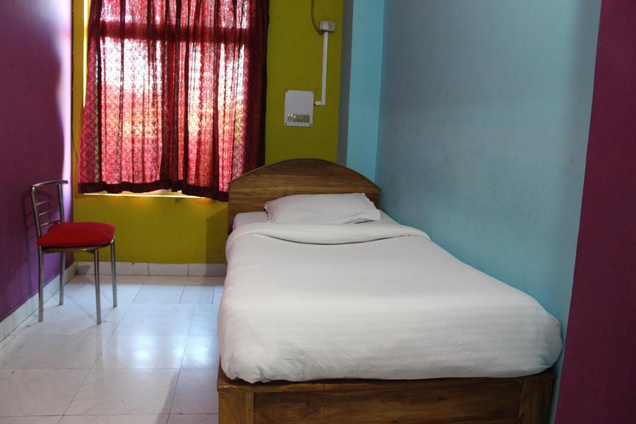 LG Towers Hotel Guwahati Buitenkant foto