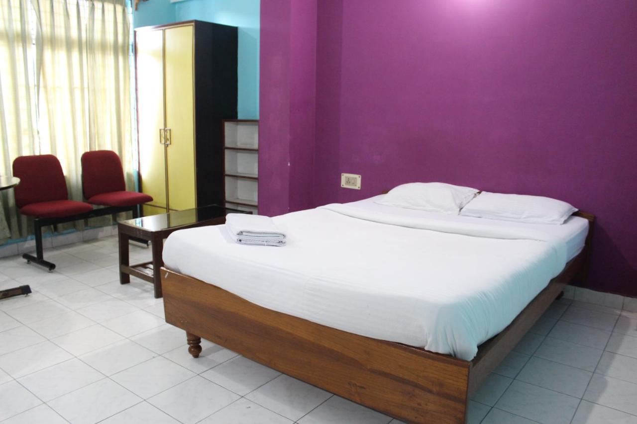 LG Towers Hotel Guwahati Buitenkant foto