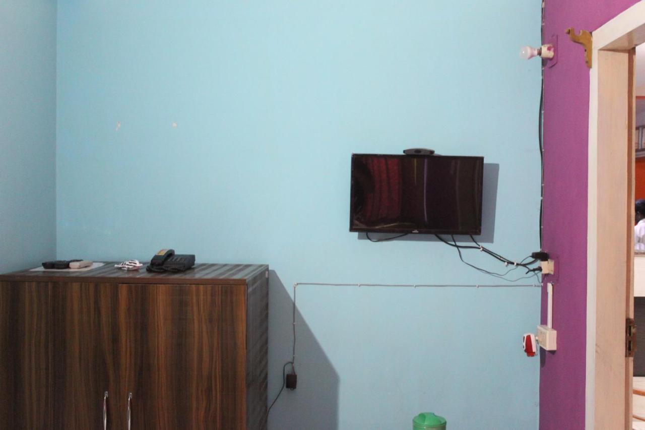 LG Towers Hotel Guwahati Buitenkant foto